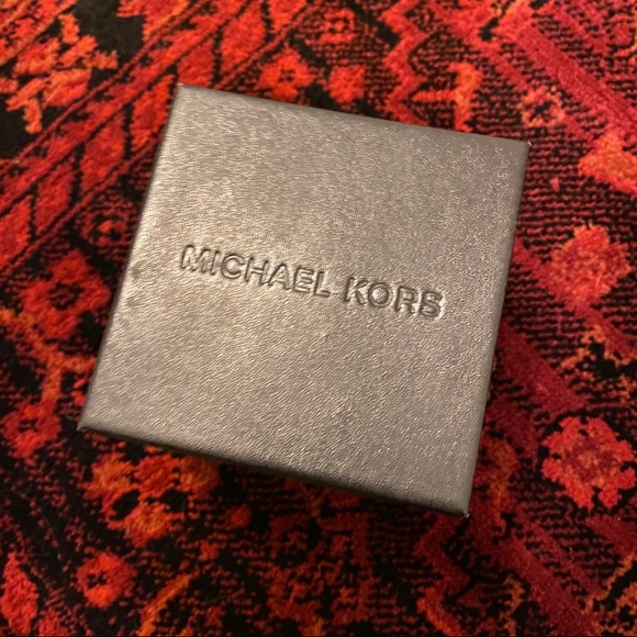 MICHAEL KORS | Tortoise Shell Watch - Picture 3 of 8